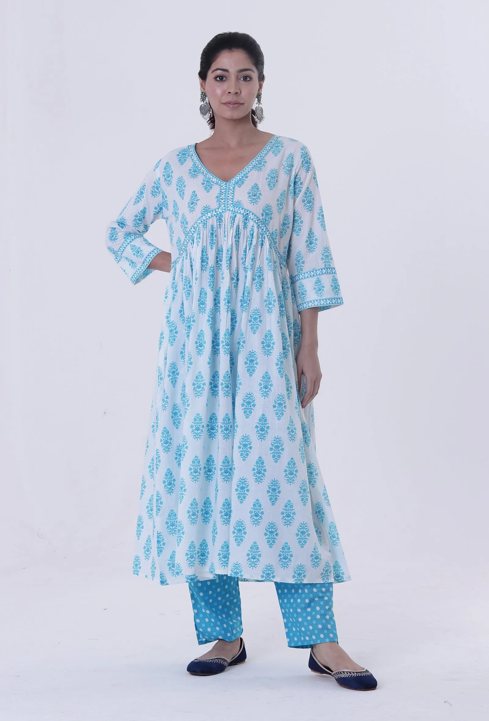 Set Of 2: White Cotton Kurta & Pant Set with Blue Motif