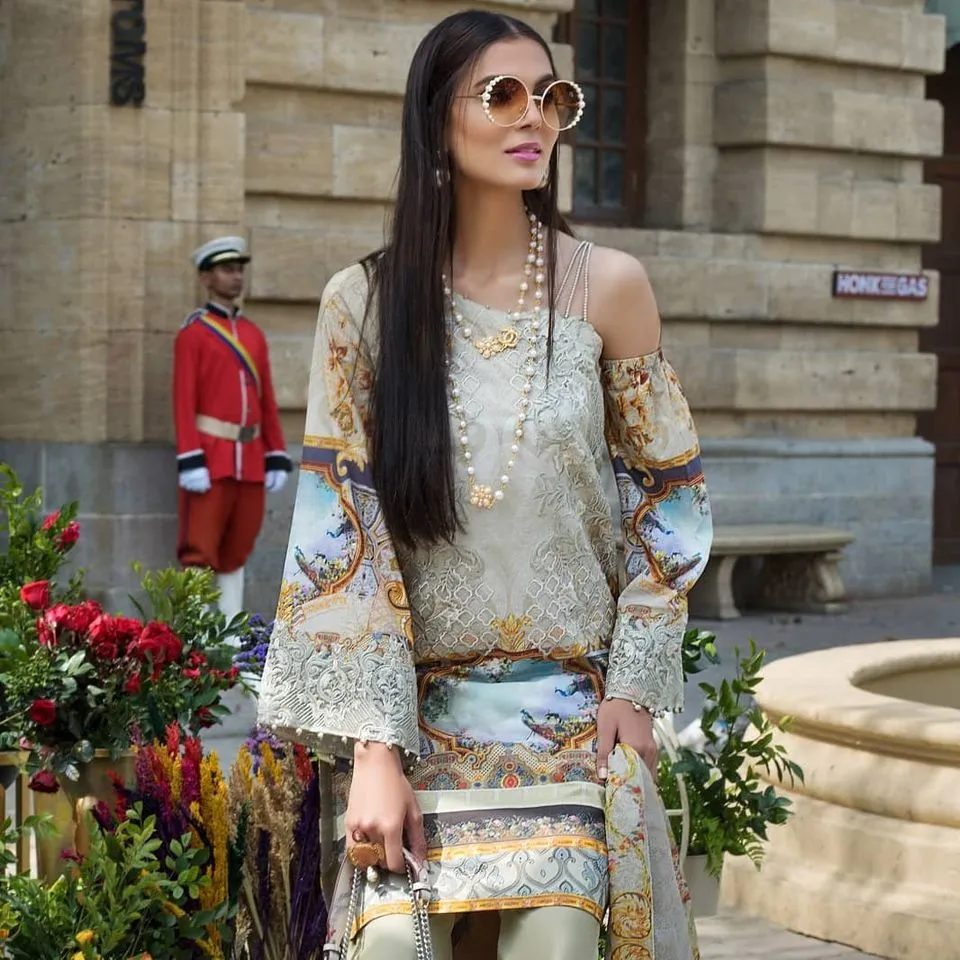 Threads & Motifs Luxury Lawn Collection – Design - 5525