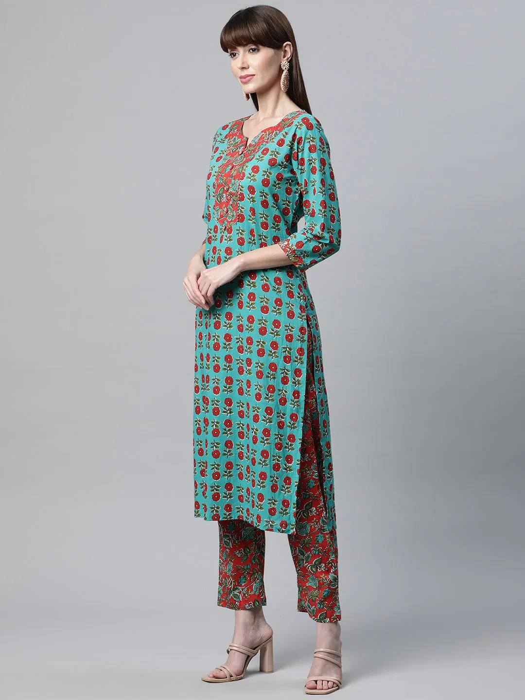 Women Rama Green Cotton Straight Kurta Pant Set With Dupatta