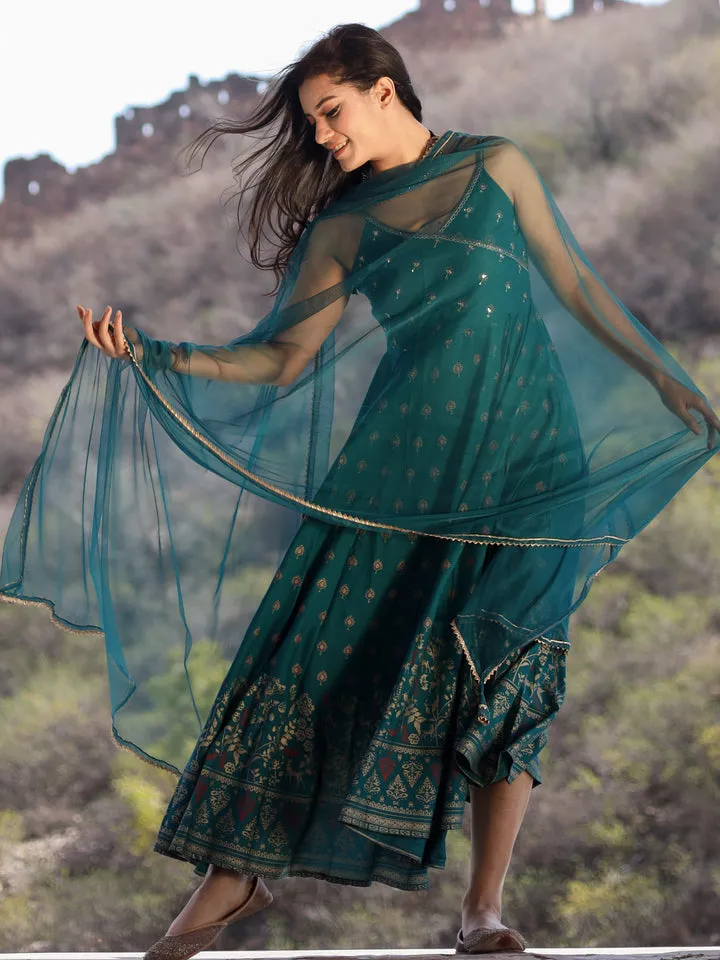 Women Rama Green Rayon Shoulder Strip Anarkali Kurta With Net Dupatta
