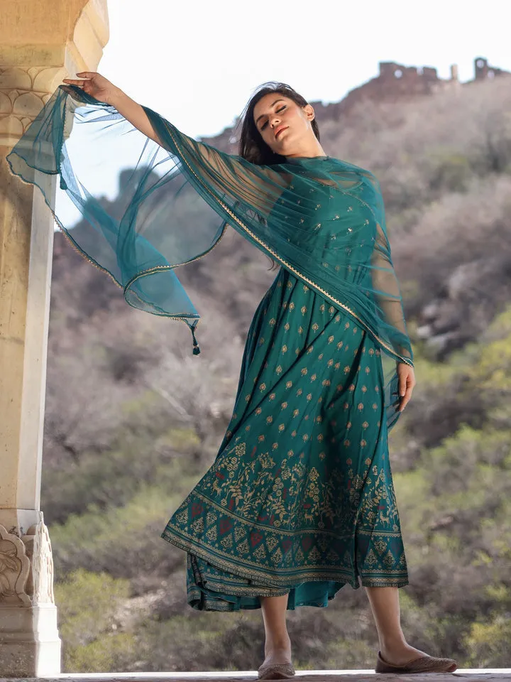 Women Rama Green Rayon Shoulder Strip Anarkali Kurta With Net Dupatta